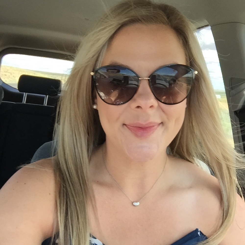 Meet your Posher, Courtney